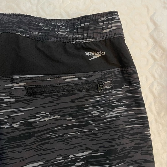 Speedo Swim Trunks Men’s XL Black and Gray Compression Lining Swim Pool Beach - Picture 9 of 11